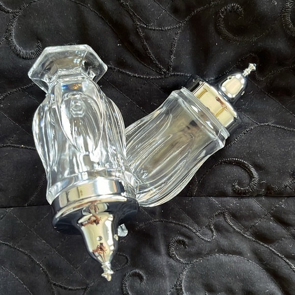 Vintage FOSTORIA REVERE Crystal Glass Chrome Salt and Pepper Shakers - Picture 7 of 8